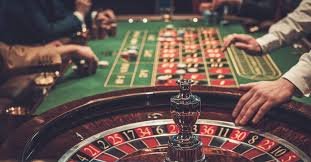Panel chat langsung dengan dealer dan pemain lain